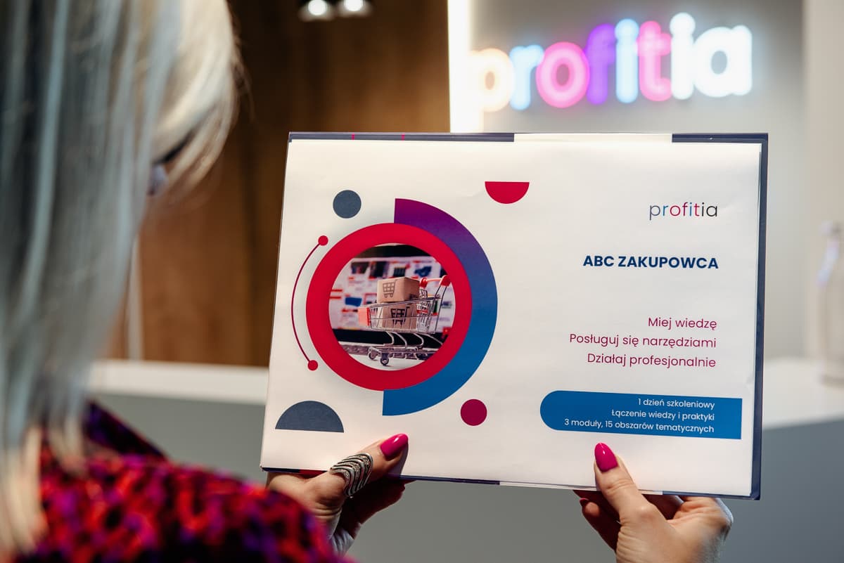 Kameralne szkolenie zakupowe przy biurku